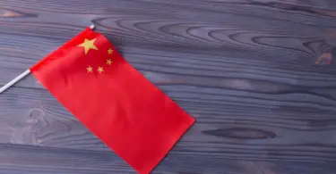Kínai tőke: Peking tagad, a pénz mégis fut